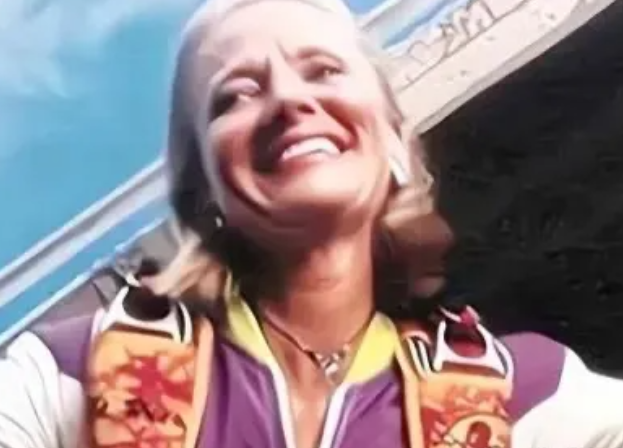 她从4400米高空跳下，降落伞打不开，却被25万只小生命救获